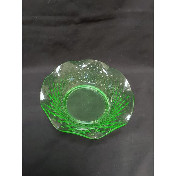 Green Depression Glass Uranium Vaseline Glass Bowl Imperial Quilted - Picture 1 of 3